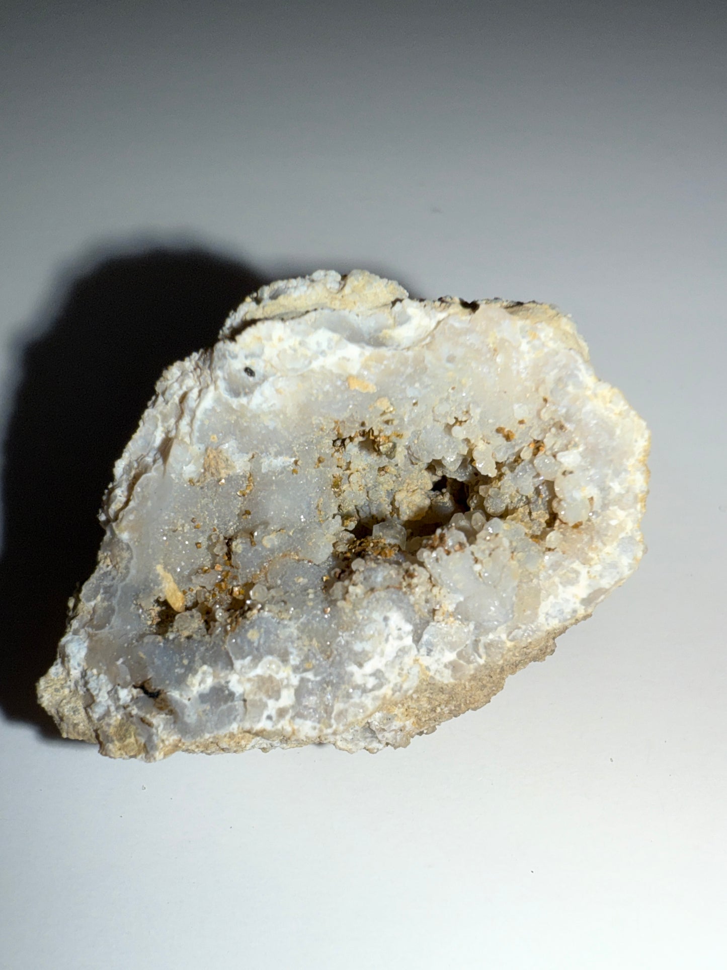 Frosty blue calcedony Keokuk geode